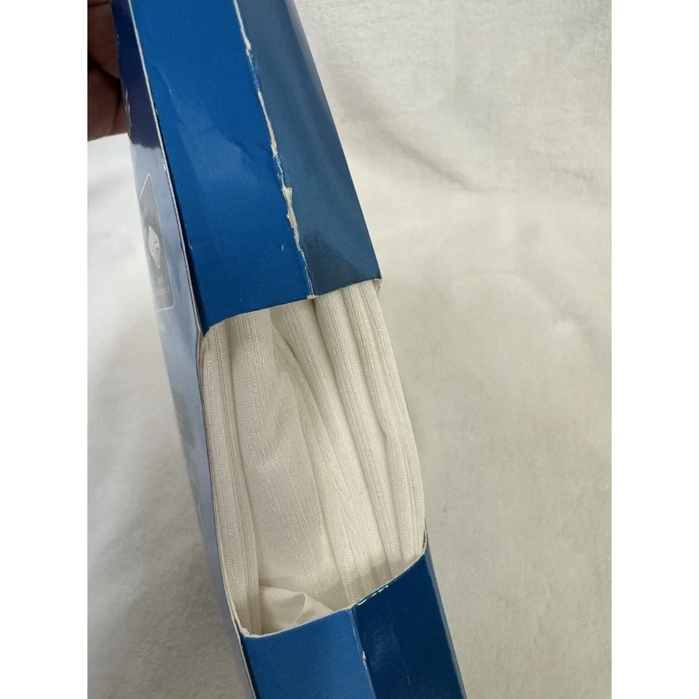 AllerEase Zippered Pillow Protectors Waterproof Standard / Queen (2Pack)